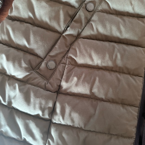 Stylish Green Quilted Puffer Coat - Picture 2 of 5